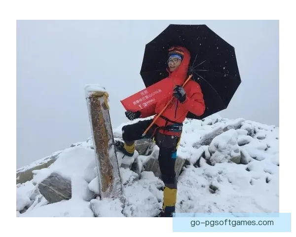 攀岩冠军：征战高峰，挑战极限，勇登登顶