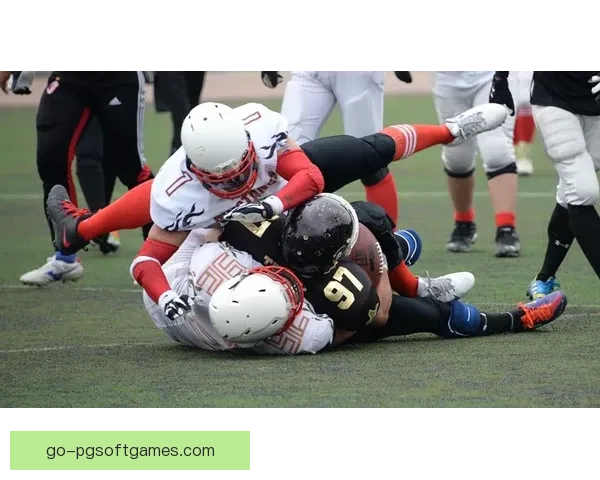 激情绽放！橄榄球赛事回放精彩瞬间